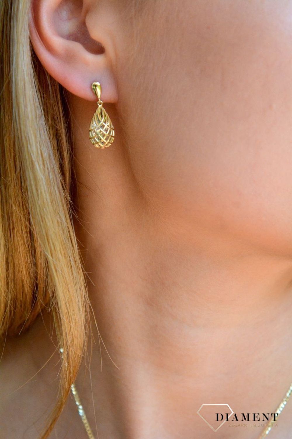 Złote kolczyki damskie 375 wiszące ażurowe sopelki KL 11255 375. Złote kolczyki damskie. Złote kolczyki wiszące ażurowe. Kolczyki złote wiszące na sztyft. Kolczyki damskie złote idealne na prezent..jpg